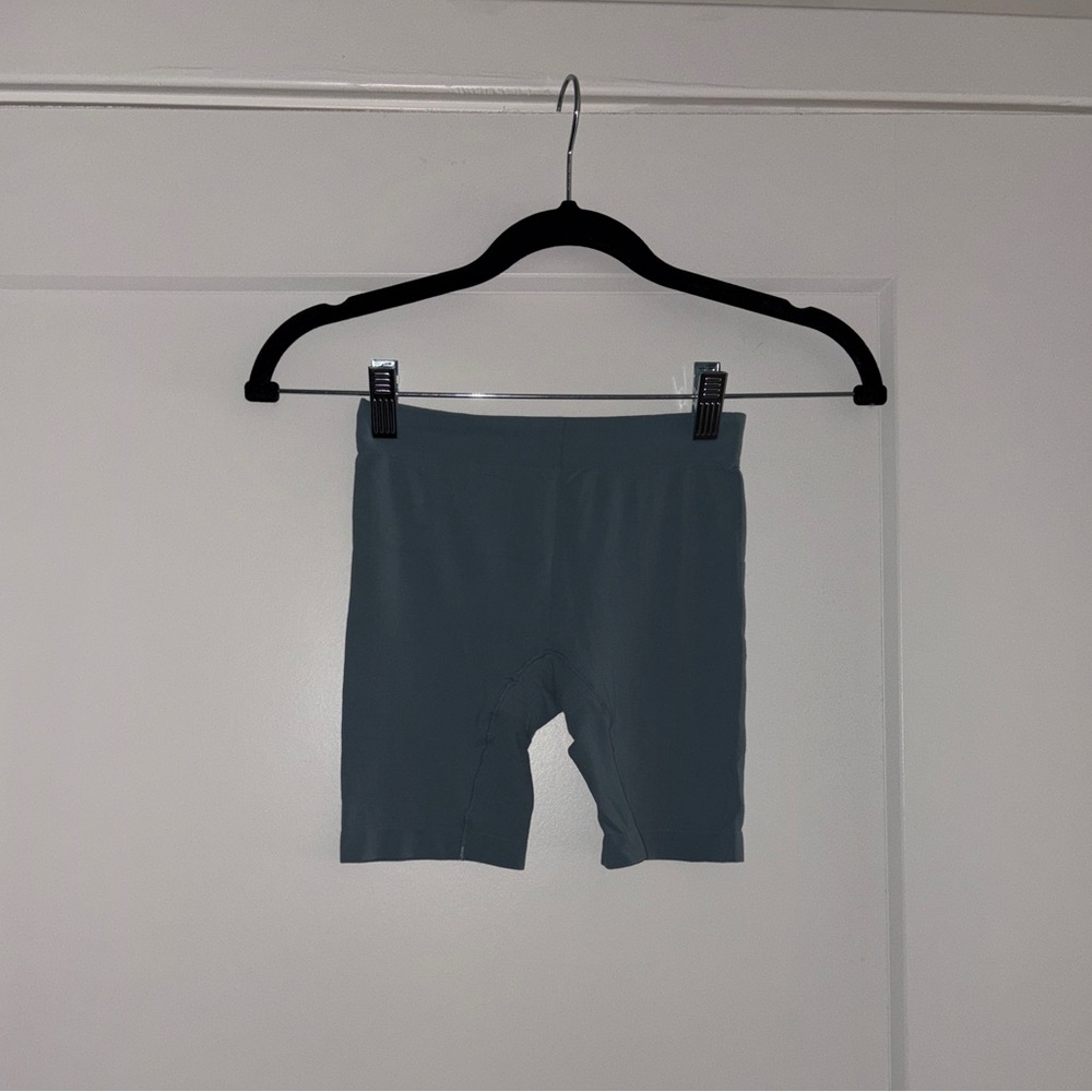 NWOT Thigh Society Cooling Short